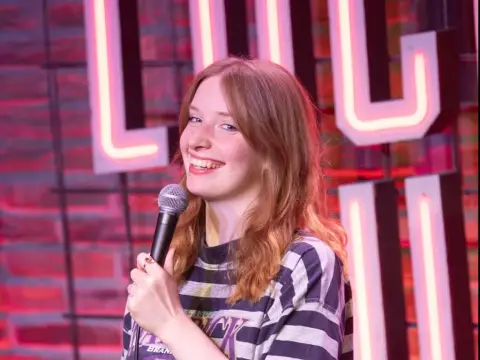 LUCKY SHOT - Comedy Open Mic